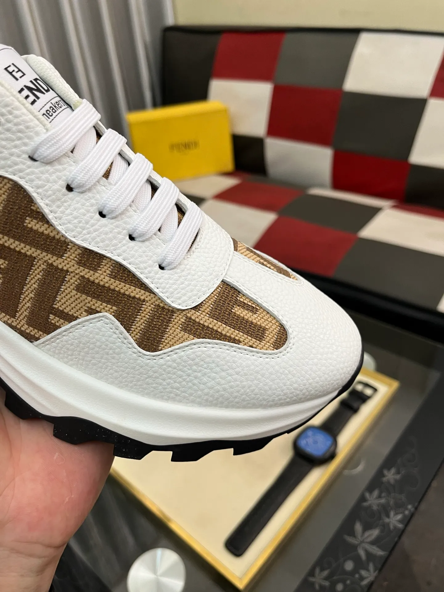 Men's Men's Shoes💰458⌚️⌚️[FENDI] Fendi's classic and comfortable men's, this complex sneaker is made of soft calfskin➕genuine leather lining➕original ultra-light rubber material with rough outsole. This unique light style is suitable for the casual and refined sensibility of this season. It is comfortable and natural on the feet. It is an everyday style for casual travel in autumn and winter! Code number: 38-443️⃣Colors available